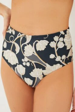 Perla Magenta Bikini Bottom -MOTHER || Veronica Beard Shop BuXOpQVorVVJBG8X9OKPEwsauHEZyhDy 1