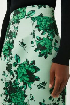 Green Festive Bouquet Lorinda Skirt 12 Green Festive Bouquet Lorinda Skirt -MOTHER || Veronica Beard Shop hsldsjdO3krt1qmNwmszRkFLtohkNVEb 1